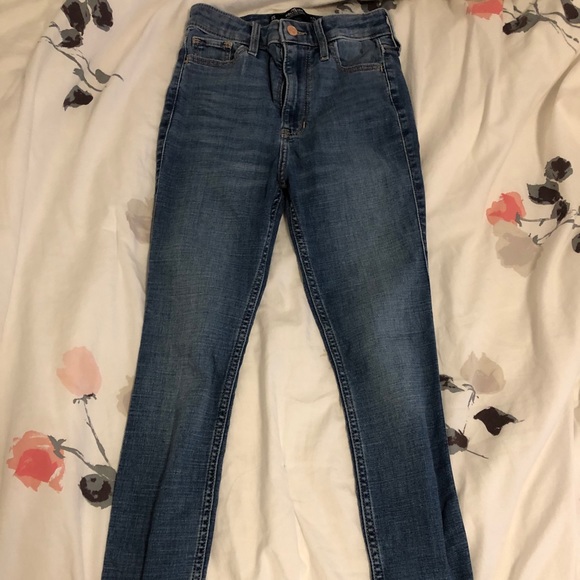 hollister jeans - Picture 2 of 3